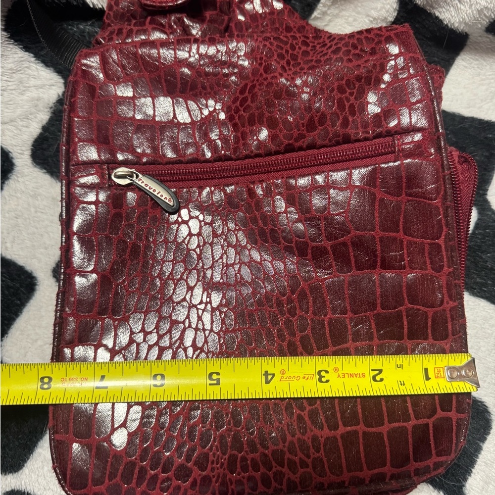 Travelon Red Crocodile Pattern Crossbody Bag - Picture 8 of 8